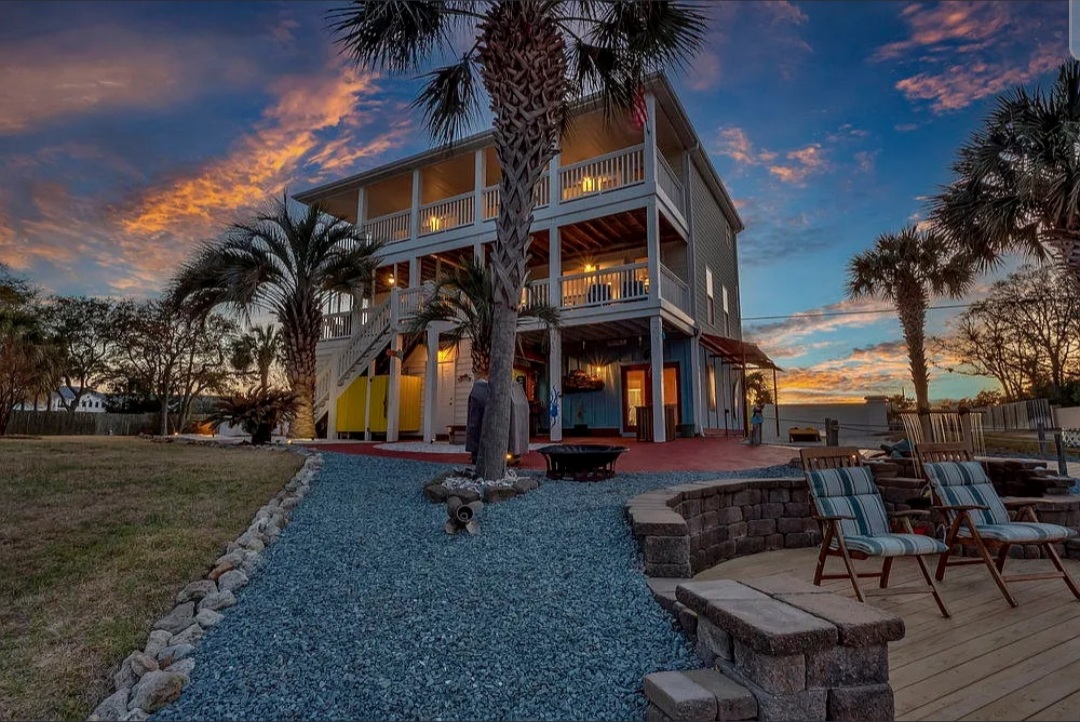 ULTIMATE COASTAL LIVING